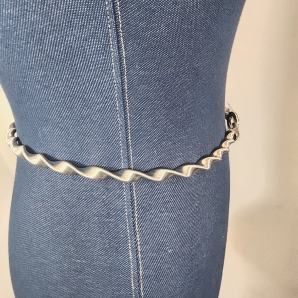 Silver Swirl Spring Stretch Fashion Belt - Picture 9 of 11